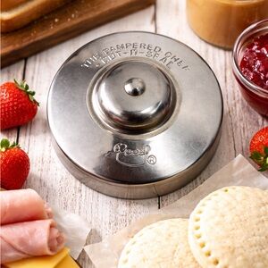 Pampered Chef Cut N Seal Tool Vintage Pastry Dough Cutter Ravioli Press